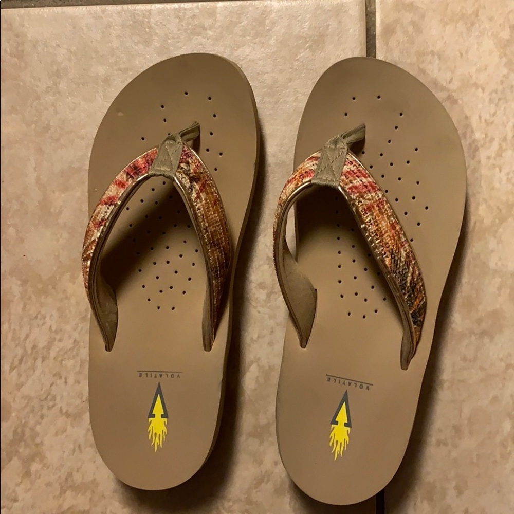 Volatile sandals